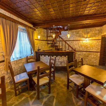 Heraklis Hotel Berat Luaran gambar