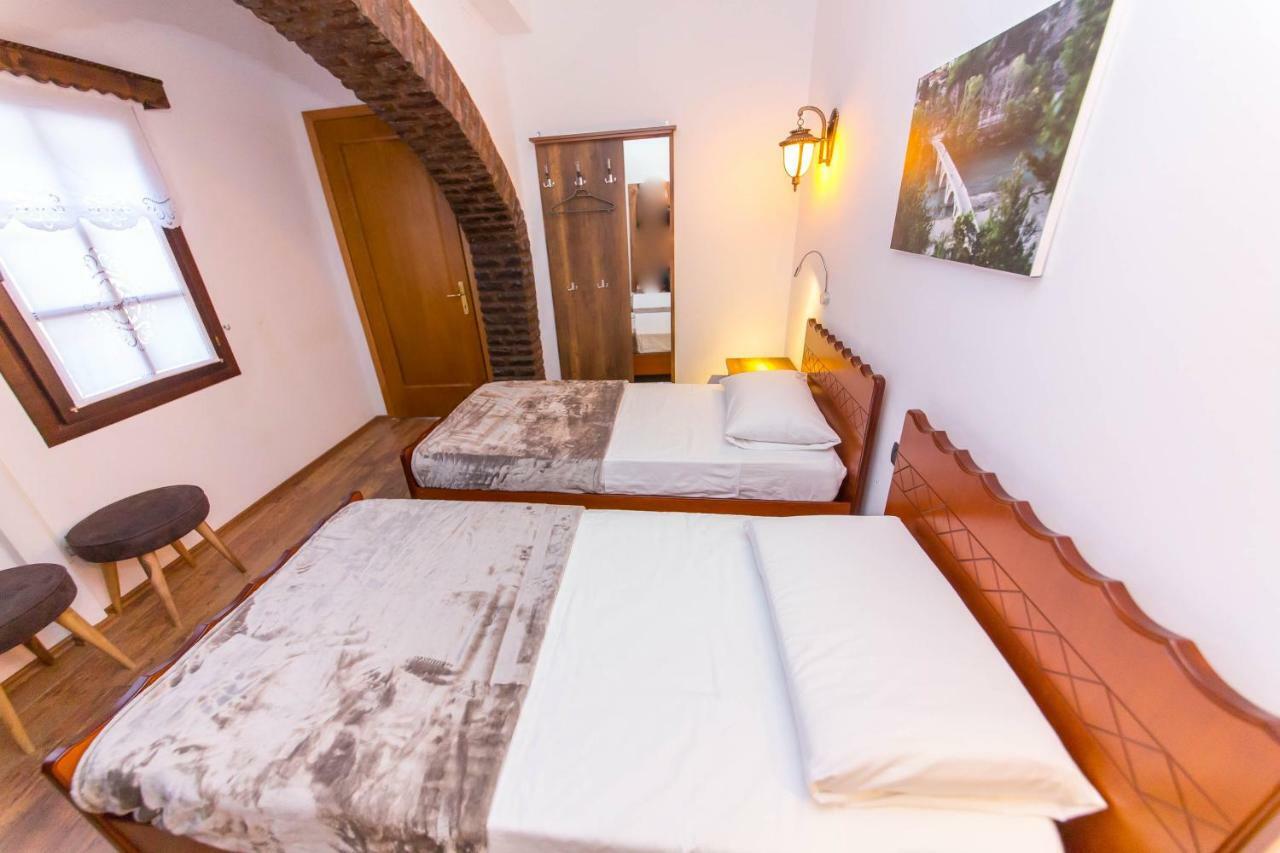 Heraklis Hotel Berat Luaran gambar