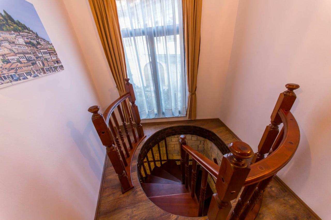 Heraklis Hotel Berat Luaran gambar