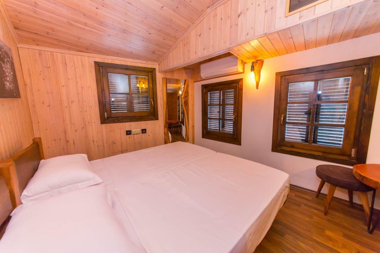 Heraklis Hotel Berat Luaran gambar