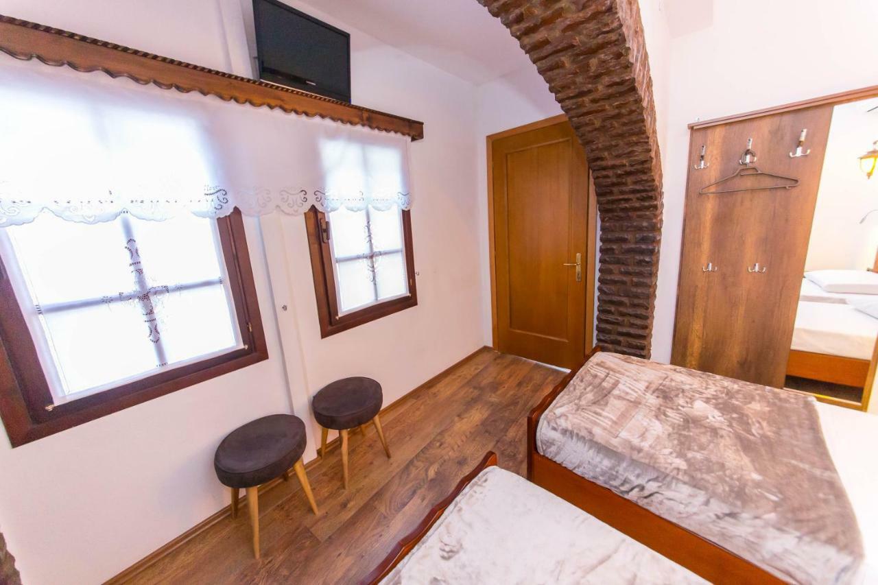 Heraklis Hotel Berat Luaran gambar