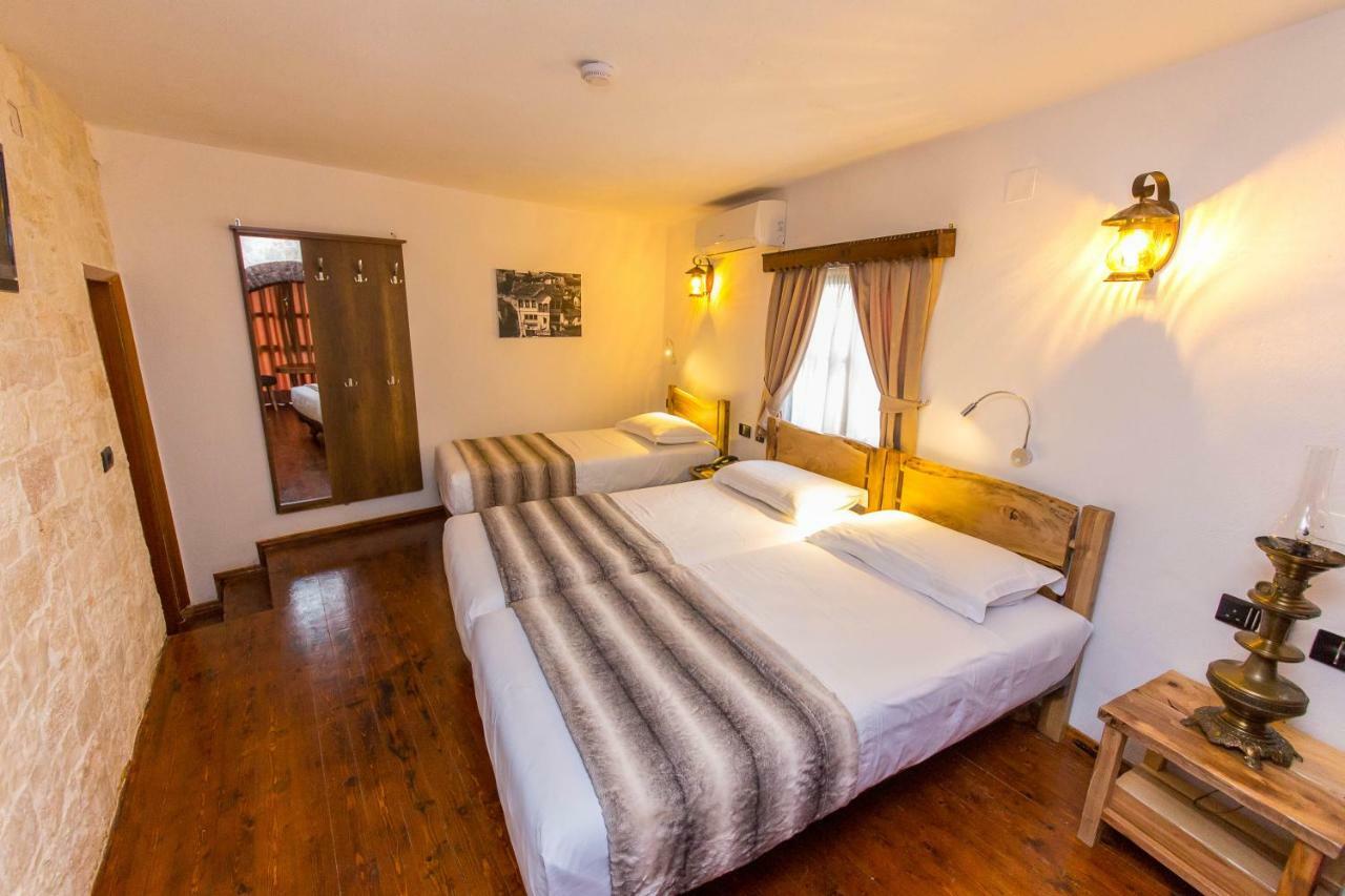 Heraklis Hotel Berat Luaran gambar