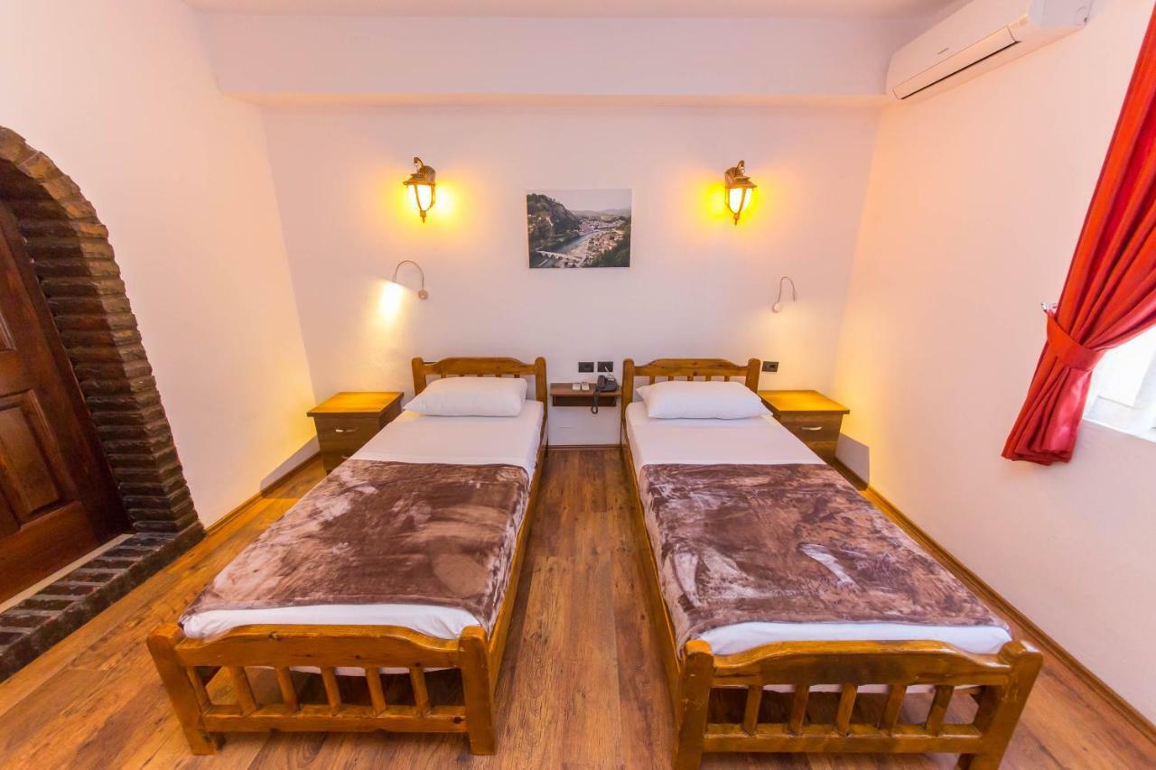 Heraklis Hotel Berat Luaran gambar