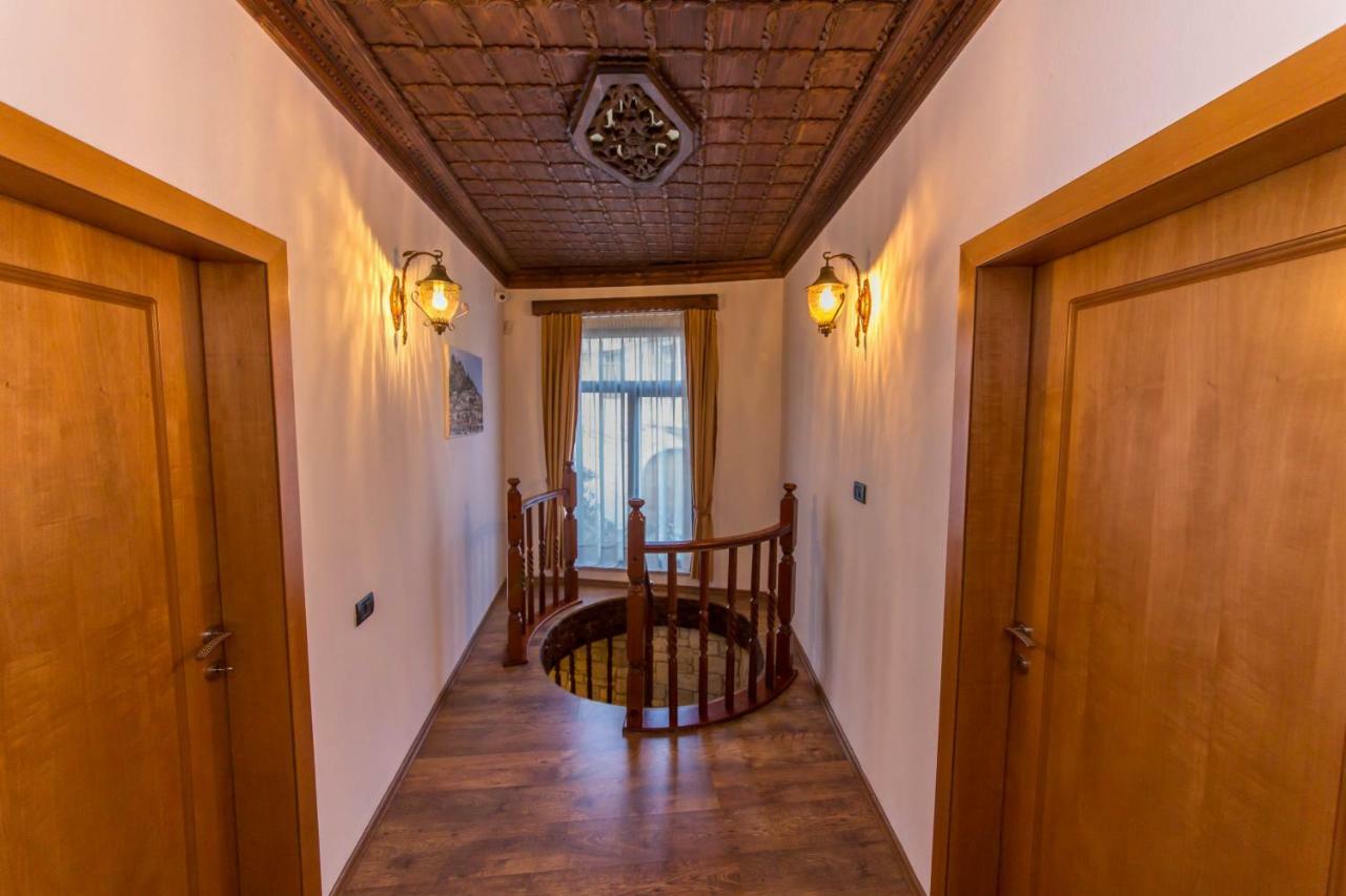 Heraklis Hotel Berat Luaran gambar