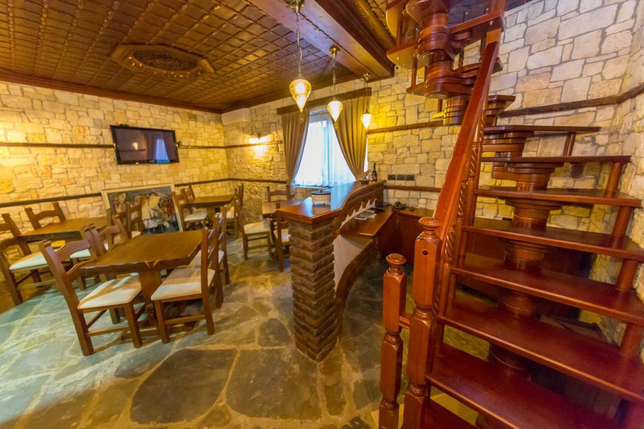 Heraklis Hotel Berat Luaran gambar